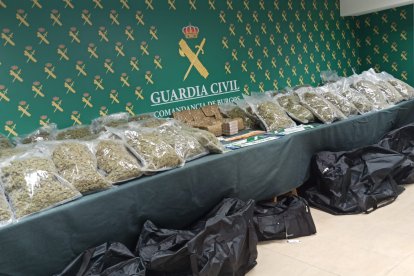 Aprehenden 73 kilos de marihuana y 20 de hachís en una operación antidroga en Burgos. E.M.