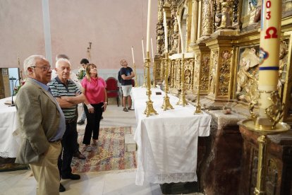 El consejero de Cultura, Turismo y Deporte, Gonzalo Santonja, visita la iglesia de Santa María del Castillo de Torrecilla de la Orden (Valladolid). ICAL