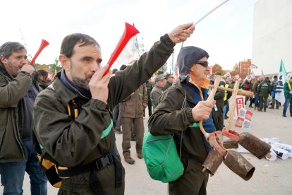 Concentración de protesta del colectivo de agentes medioambientales.- ICAL