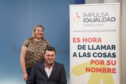 La consejera de Familia e Igualdad de Oportunidades, Isabel Blanco, presenta la nueva marca Impulsa Igualdad Castilla y León, antes Predif, junto al presidente de la entidad, Francisco Sardón - Ical