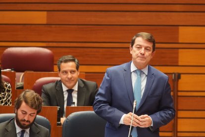 El presidente de la Junta de Castilla y León Alfonso Fernández Mañueco en el Pleno de las Cortes. ICAL