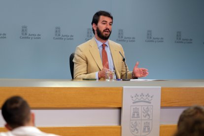 Rueda de prensa del vicepresidente tras la reunión del Diálogo Social. E.M.