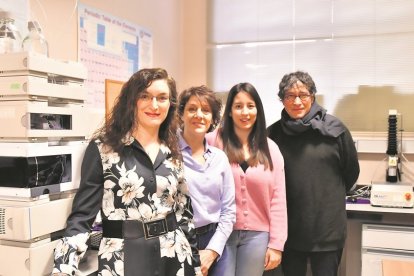 Investigadores del Área de Tecnología de Alimentos de la Universidad de Salamanca en el Campus Viriato de Zamora. - E. M.