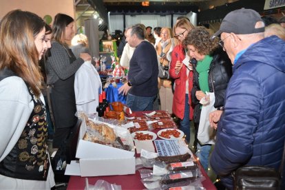 Feria 'Hecho en el Pueblo', en Sacramenia (Segovia).- ICAL