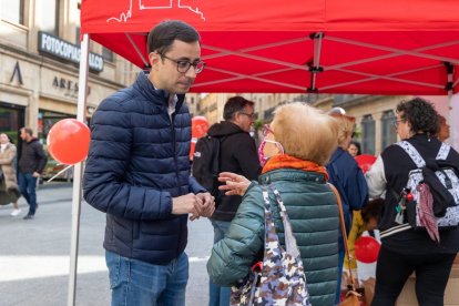 El candidato socialista a la Alcaldía de Salamanca, José Luis Mateos, en un acto de campaña. JOSÉ LUIS MATEOS