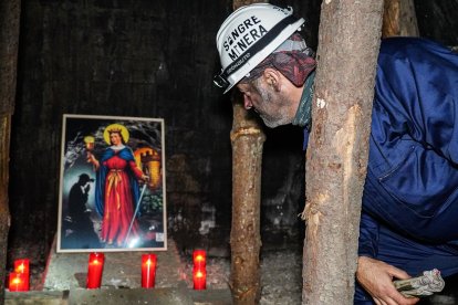 Homenaje a Santa Bárbara desde el  interior de la mina.- ICAL