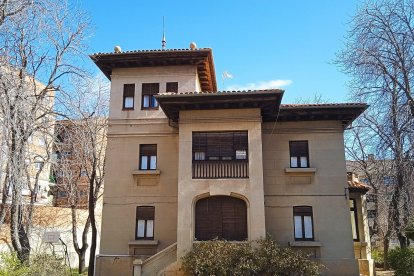 Chalet Villa Estrella en el Paseo Ezequiel González de Segovia. - GOOGLE