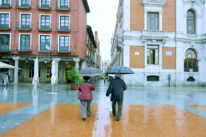 Imagen de archivo de lluvia en Valladolid.- ICAL