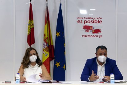 La vicesecretaria general del PSOE de Castilla y León, Virginia Barcones, mantiene una reunión de trabajo en materia de política municipal con el presidente de la Diputación de León, Eduardo Morán; el presidente del Consejo Comarcal del Bierzo, Gerardo Álvarez, portavoces de ayuntamientos y diputaciones y secretarios de Política Municipal. ICAL