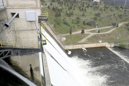 Embalse de Santa Teresa, en Salamanca, gestionado por la Confederación Hidrográfica del Duero.  ICAL