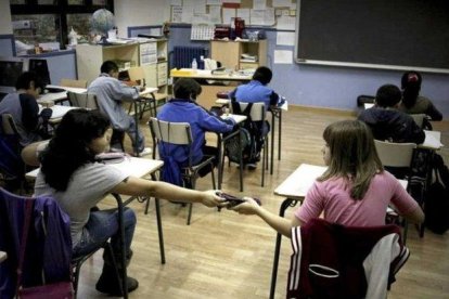 Escuela que promueve la educación incluyente para personas con discapacidad.