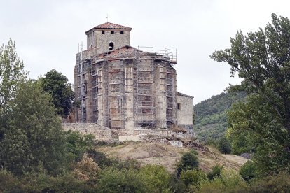 Trabajos de recuperación de la iglesia de Fuenteodra. - E.M.