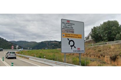 Cartel informativo a la entrada de Villafranca del Bierzo. GSW