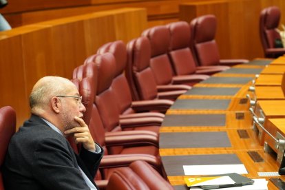 El procurador de Ciudadanos en las Cortes, Francisco Igea, durante el pleno de esta semana.- ICAL