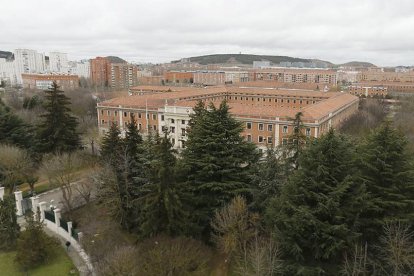 Imagen del acuartelamiento Diego Porcelos de Burgos. RAÚL OCHOA