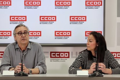 El secretario de Políticas Públicas y Diálogo Social de CCOO, Saturnino Fernández, y la adjunta a la Secretaría, Beatriz Sanz.- ICAL