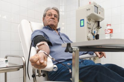 Francisco del Amo realizaba esta mañana en el centro de extracciones de sangre de Burgos su donación número 500. E.C.B