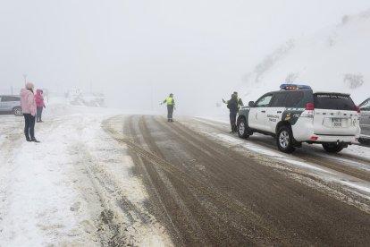 Nieve en el Puerto de Pajares de León. / ICAL