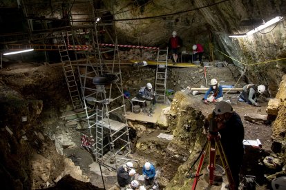 El Portalón de Cueva Mayor, Sierra de Atapuerca. -ICAL