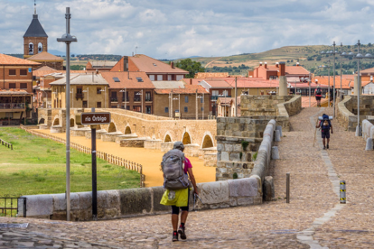 Imagen de Hospital de Órbigo (León) elegida por correos para promocionar el Camino de Santiago en todo el mundo- ICAL