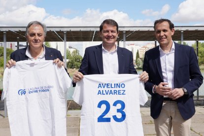 El presidente del PP de Castilla y León, Alfonso Fernández Mañueco, visita Laguna de Duero (Valladolid), junto al presidente provincial del PP, Conrado Íscar, y el candidato ‘popular’ al Ayuntamiento, de la localidad, Avelino Álvarez. ICAL