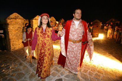 Visitas nocturnas teatralizadas a la Muralla de Ávila -. ICAL