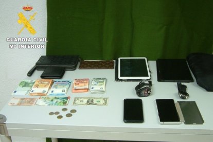 Objetos sustraídos. - GUARDIA CIVIL