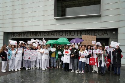 Concentración de CSIF, UGT y CCOO en el Hospital Río Hortega de Valladolid.- ICAL