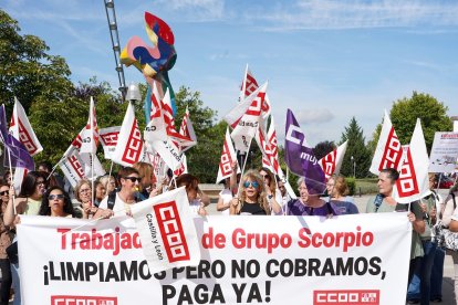 Concentración de CCOO ante las Cortes para exigir que Grupo Scorpio pague a sus trabajadores.- ICAL