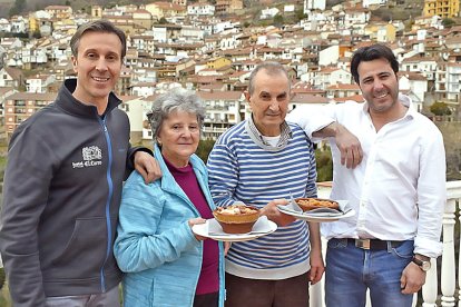 Las dos generaciones de El Cerro. | ARGI