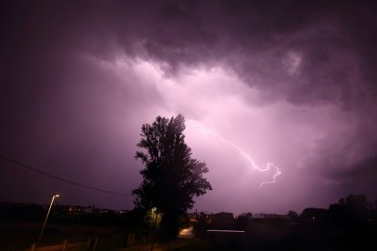 Intensa tormenta en el Bierzo. - ICAL