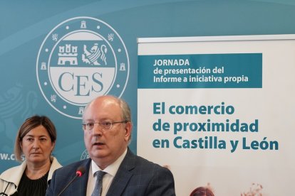 El presidente del CES, Enrique Cabero, presenta el informe del comercio de proximidad en Castilla y León. ICAL