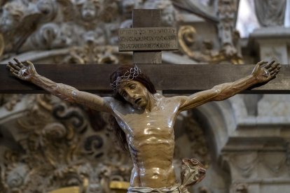 Cristo de la agonía redentora en la catedral de Salamanca. -ICAL