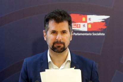 Luis Tudanca, en su comparecencia ante los medios.-ICAL