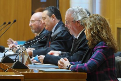 Primera sesión del juicio en Valladolid del caso conocido como 'Perla Negra', en el que se sientan en el banquillo de los acusados doce ex altos cargos de la Junta de Castilla y León y empresarios. -PHOTOGENIC