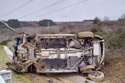 Accidente de tráfico en la autovía A-6 a su paso por Bembibre, León. -ICAL