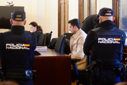 Segunda sesión del juicio contra J.C.B., el joven acusado de asesinato por matar a un estudiante de 18 años en un botellón de León en 2021 - ICAL