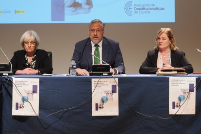 El presidente de las Cortes de Castilla y León, Carlos Pollán, participa en el acto de clausura del XXI Congreso de la Asociación de Constitucionalistas de España. ICAL