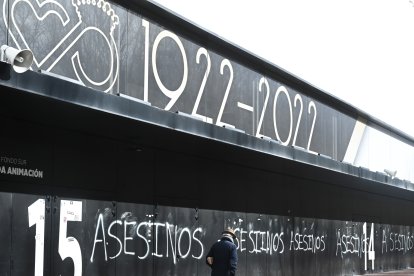 Pintadas en el estadio de fútbol de Burgos - ICAL