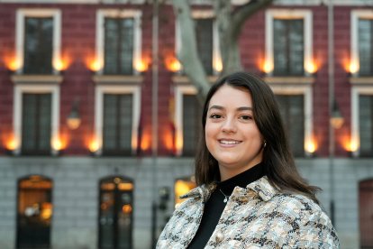 Adriana Juez Pérez, egresada de la Universidad de Valladolid. J. M. LOSTAU