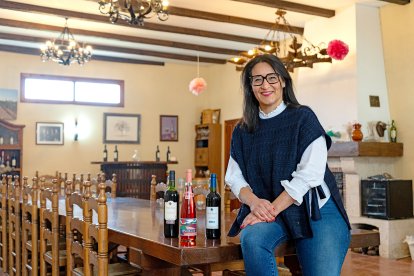 Inés Salas, en el interior de la bodega, en Corcos del Valle - E.M.