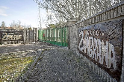 Entrada del centro de menores Zambrana