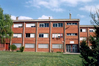 Fachada del CEIP La Palomera de León