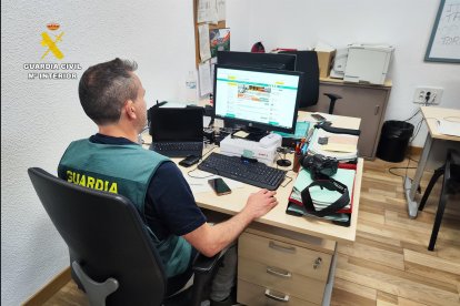 Agente de la Guardia Civil. - GUARDIA CIVIL