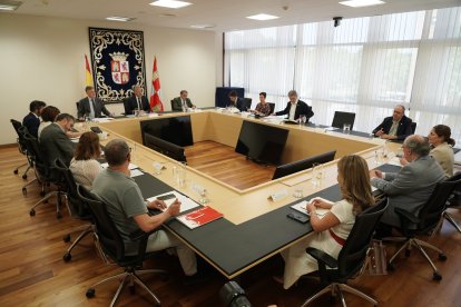 El presidente de las Cortes de Castilla y León, Carlos Pollán, preside la reunión del Patronato de la Fundación de Castilla y León.