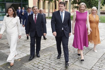 María González Corral, José Luis Sanz Merino, Alfonso Fernández Mañueco, Isabel Blanco y Leticia García.