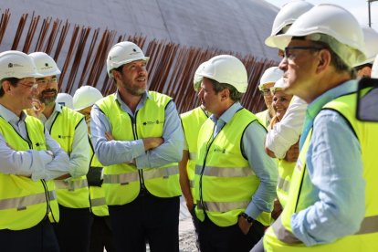 El Ministro de Transportes, Óscar Puente, visita las obras del nudo de Torrelavega