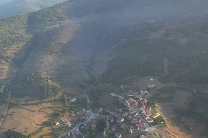 Estabilizado y en nivel 0 el fuego de Monterrubio de la Demanda en (Burgos).

El incendio que comenzó este jueves en el municipio burgalés de Monterrubio de la Demanda, en la provincia de Burgos, permanece estabilizado y en nivel 0, según han informado a Europa Press fuentes de la Junta.

SOCIEDAD 
JCYL