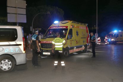 Ambulancias y policía nacional en recinto ferial de Palencia en la pasada noche