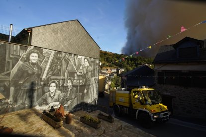 Incendio entre las localidades de Brañuelas y Tremor de Abajo (León).